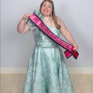 Meet your Posher, Olivia